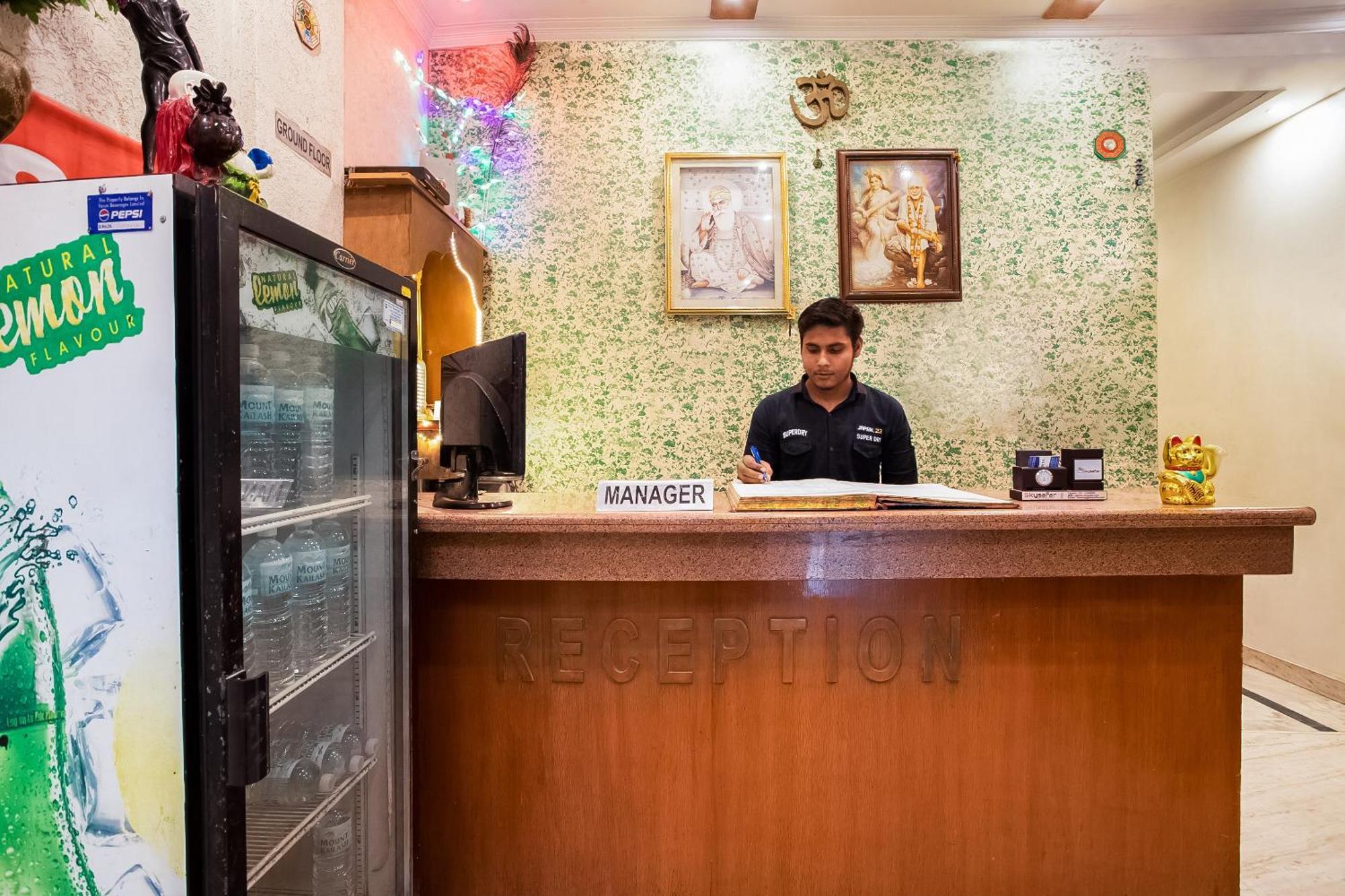 Hotel O City Inn Dx Yeni Delhi Dış mekan fotoğraf